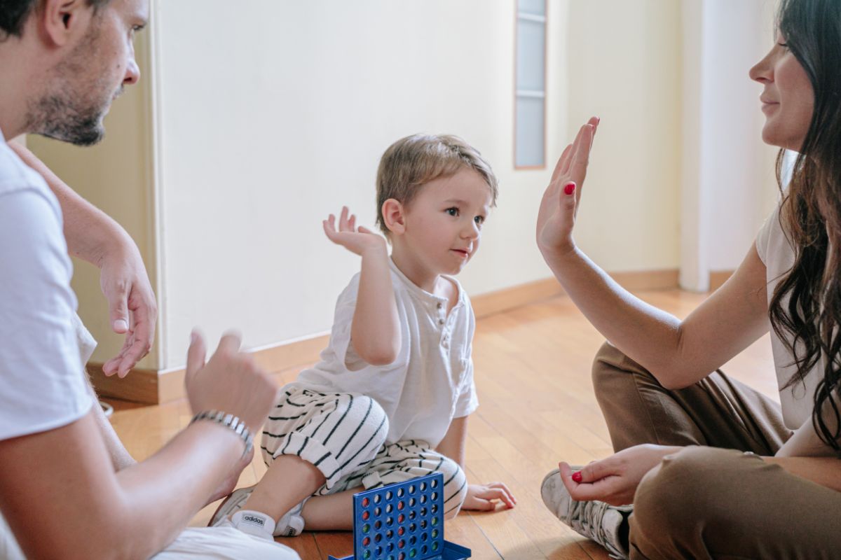 Crianza helicóptero ¿Qué es y cómo afecta a tus hijos?