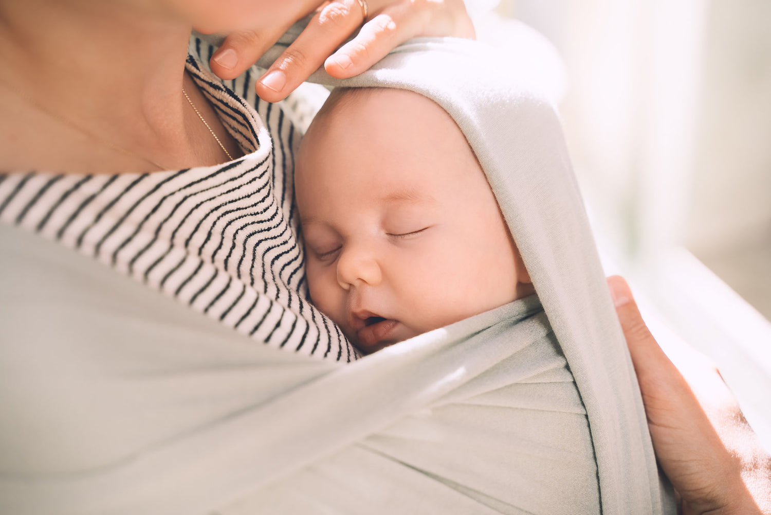 Fular portabebés; los beneficios para el bebé